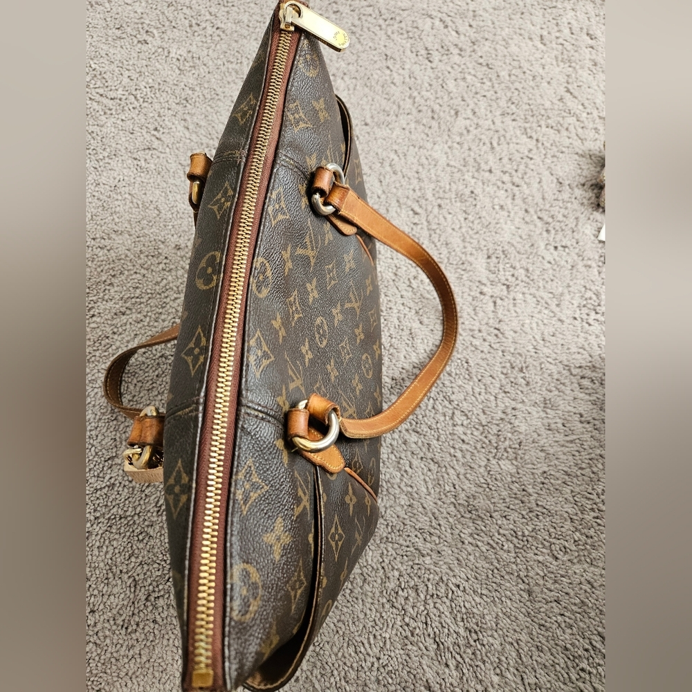 Louis Vuitton Totally Tote Bag - Picture 6 of 12